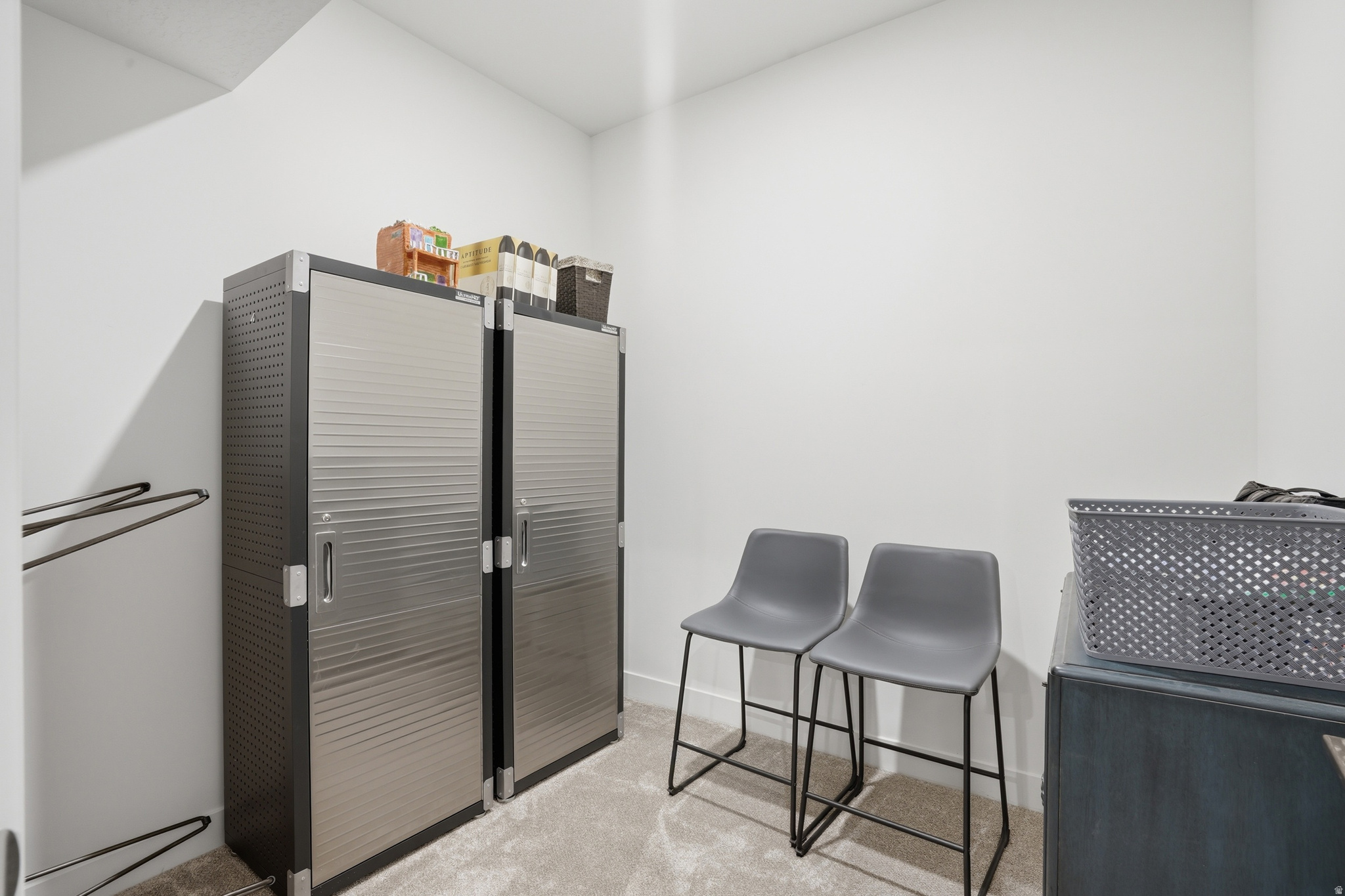 HOLLADAY COURT - Residential