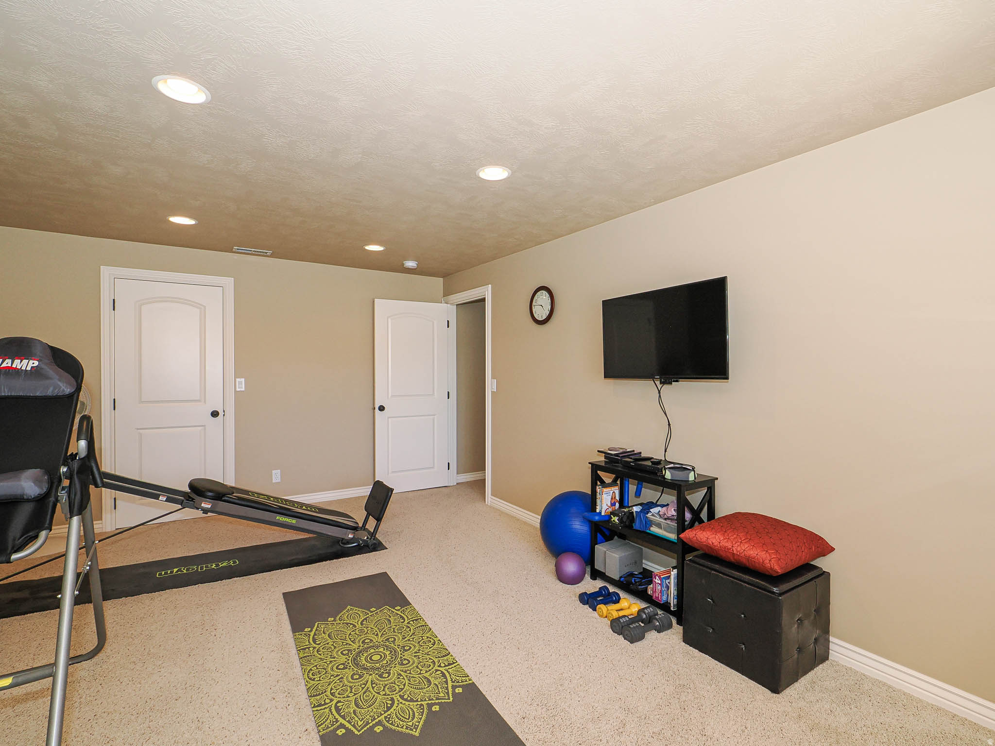 LUCAS DELL - Residential