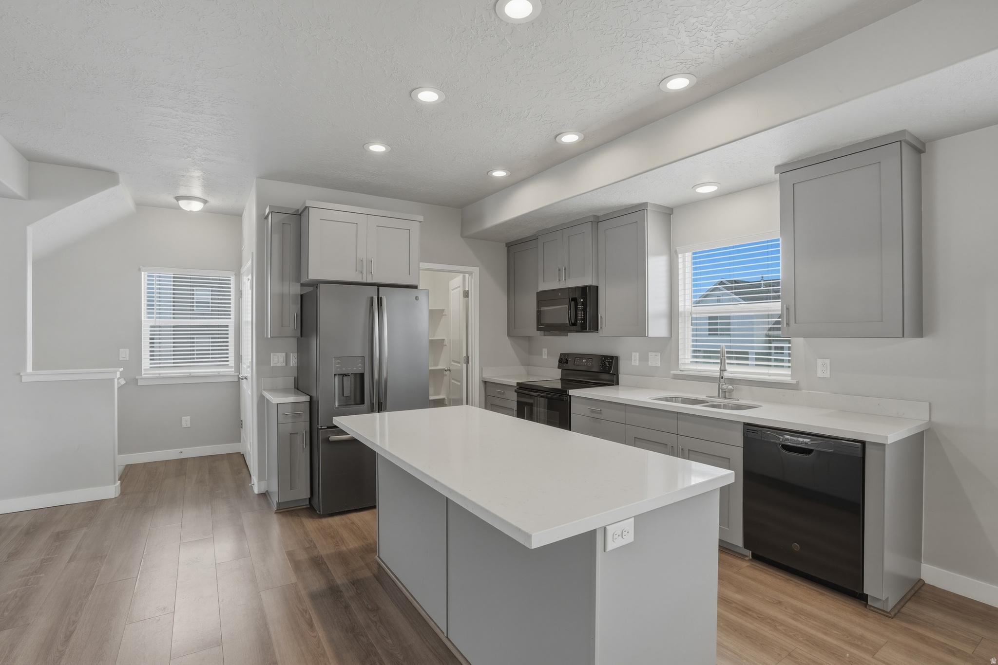 YOSEMIT PARK LOFTS P - Residential