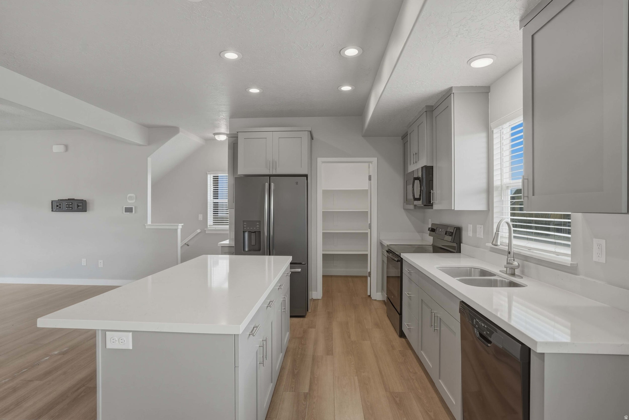 YOSEMIT PARK LOFTS P - Residential