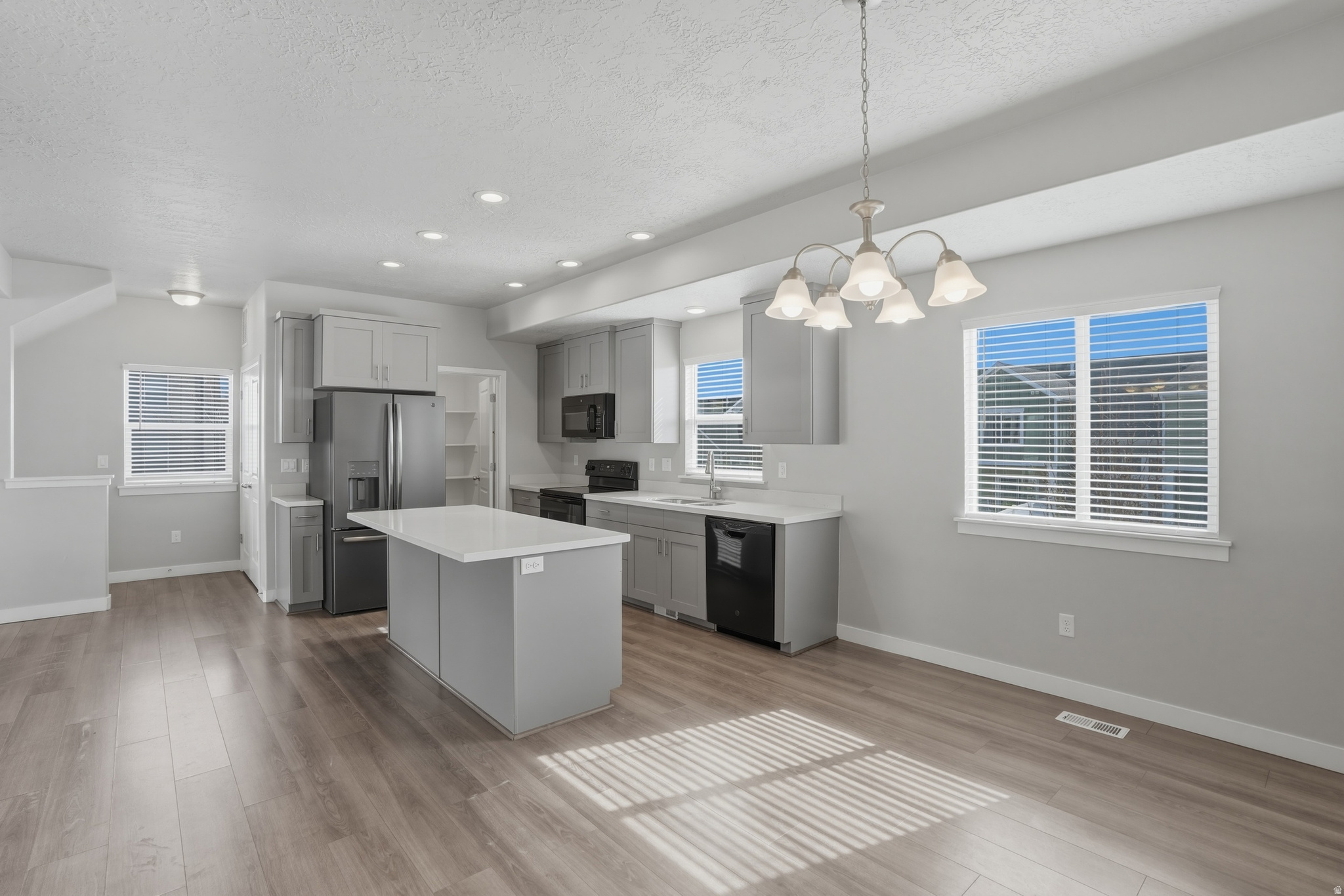 YOSEMIT PARK LOFTS P - Residential