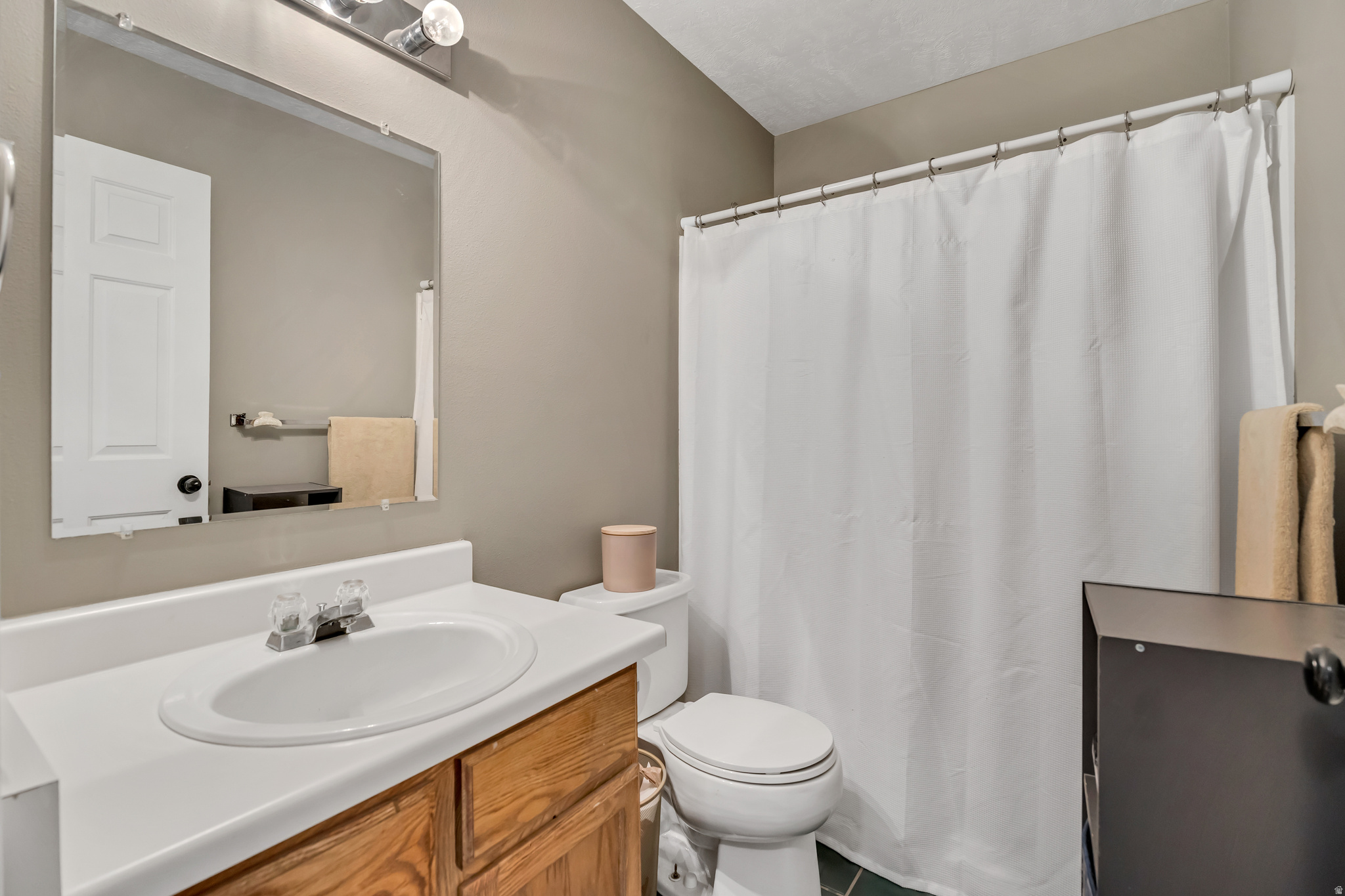 COUNTRY WOOD ESTATES - Residential