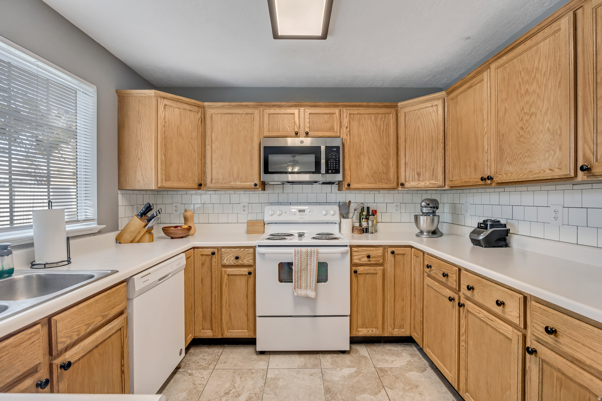 COUNTRY WOOD ESTATES - Residential