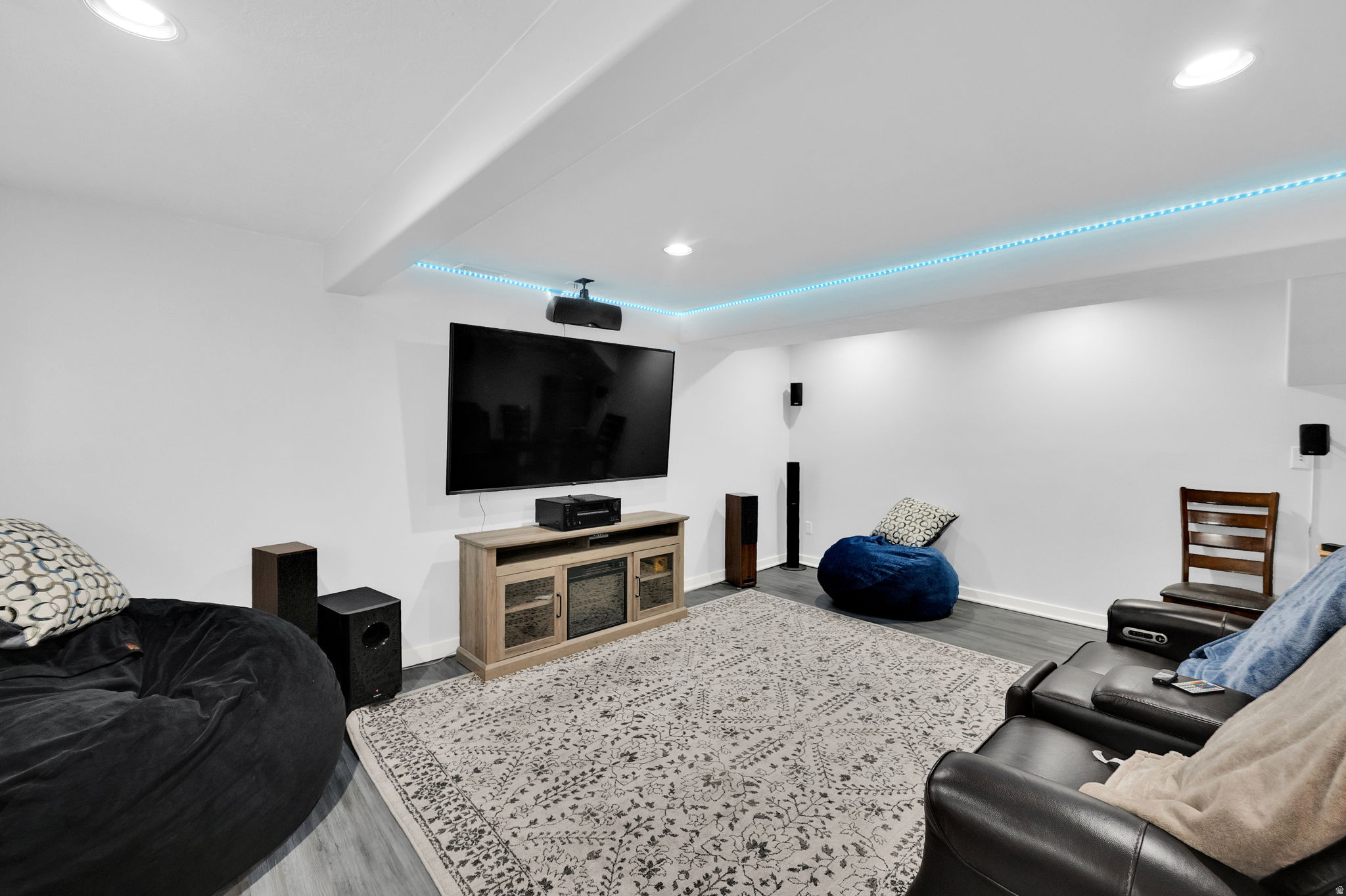 MEADOWBROOK CORNERS - Residential