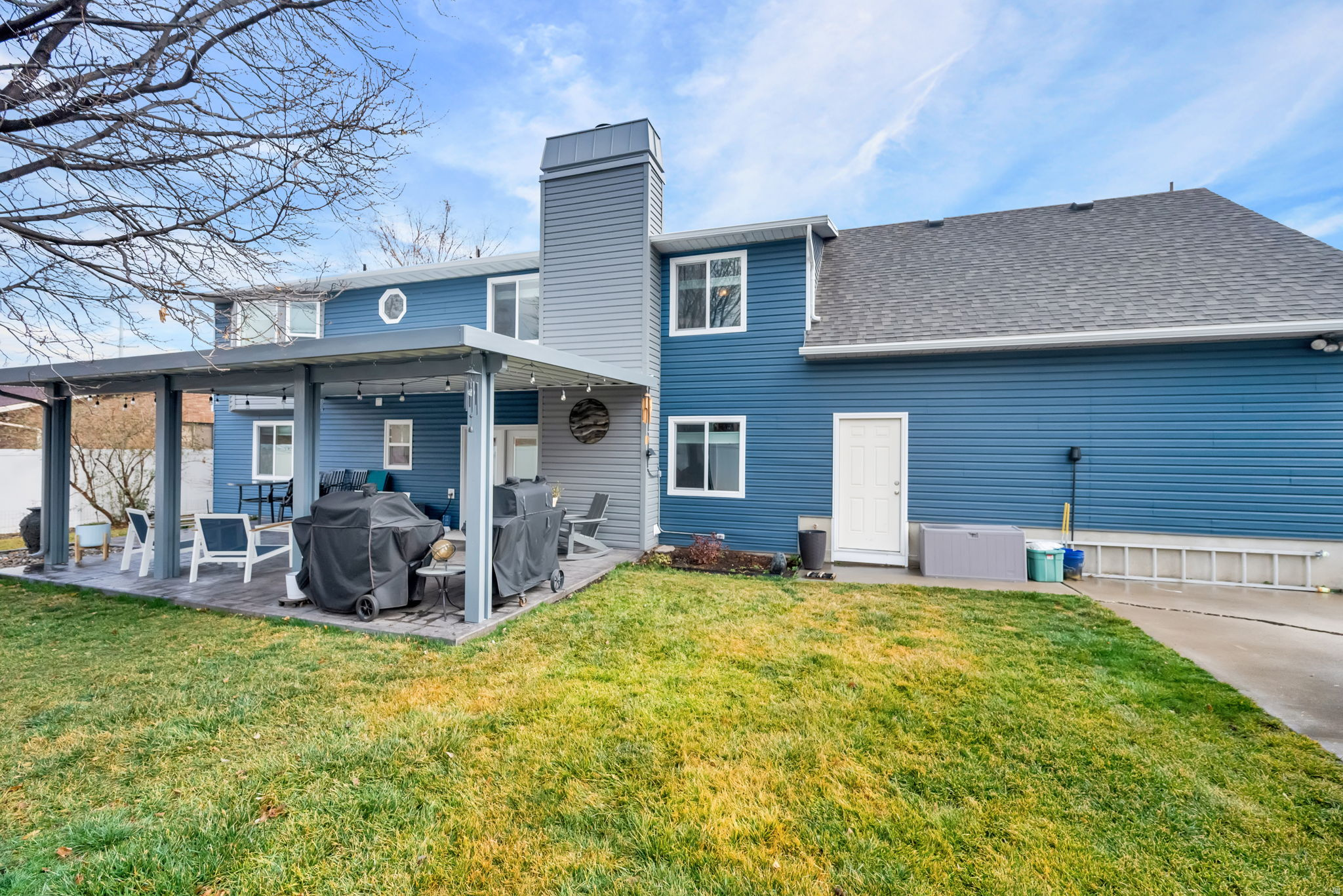 MEADOWBROOK CORNERS - Residential