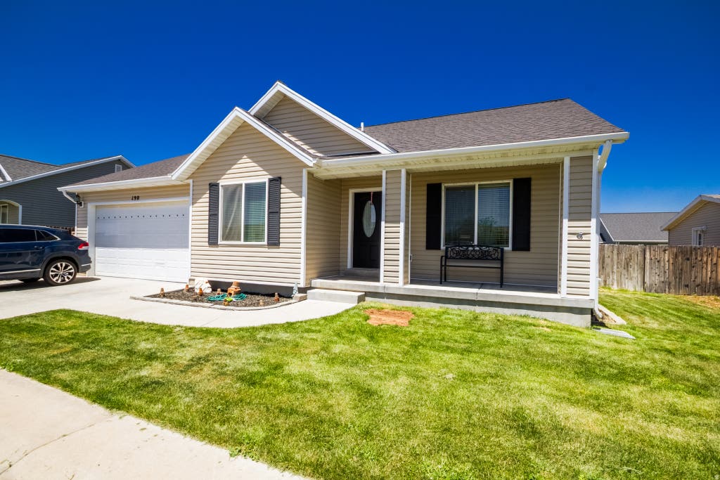 Photo of 190 W 2100 S, Vernal, UT 84078 (MLS # 2164167)