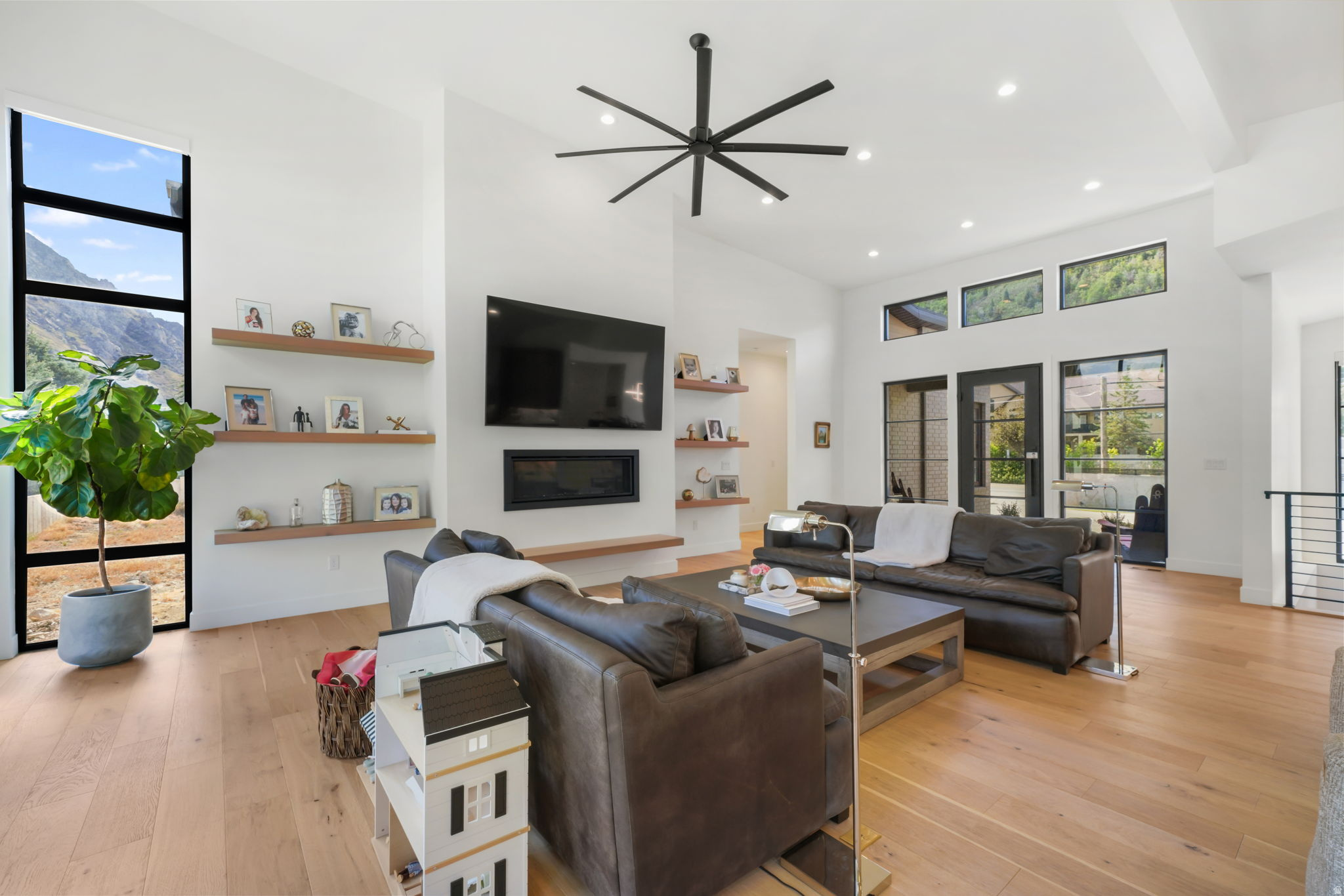 SIERRA ESTATES - Residential