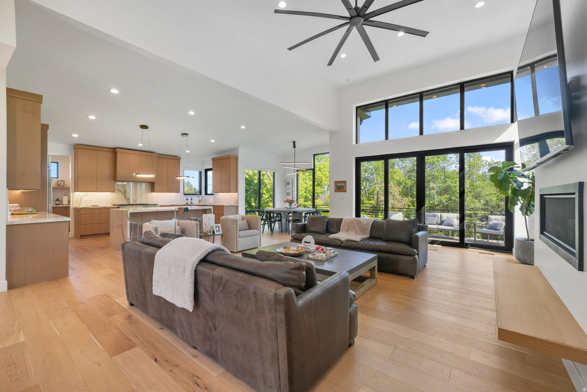 SIERRA ESTATES - Residential