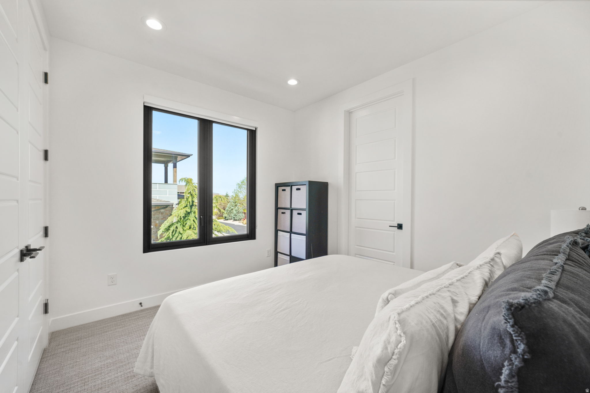 SIERRA ESTATES - Residential