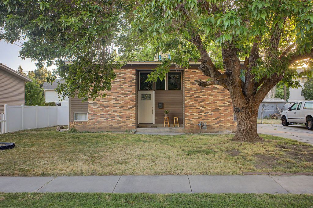 Photo of 1076 SHANNON CIR, Brigham City, UT 84302 (MLS # 2166416)