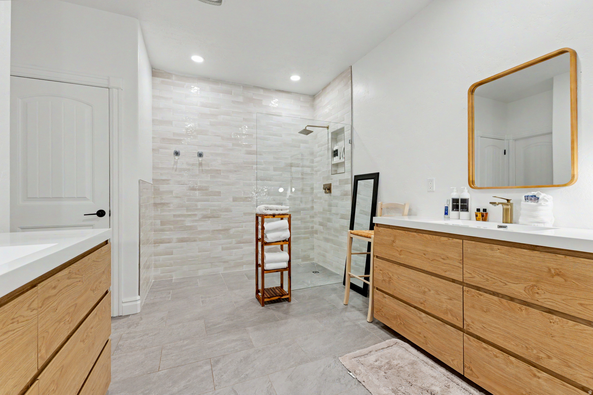 SWISS ALPENHOF PUD - Residential