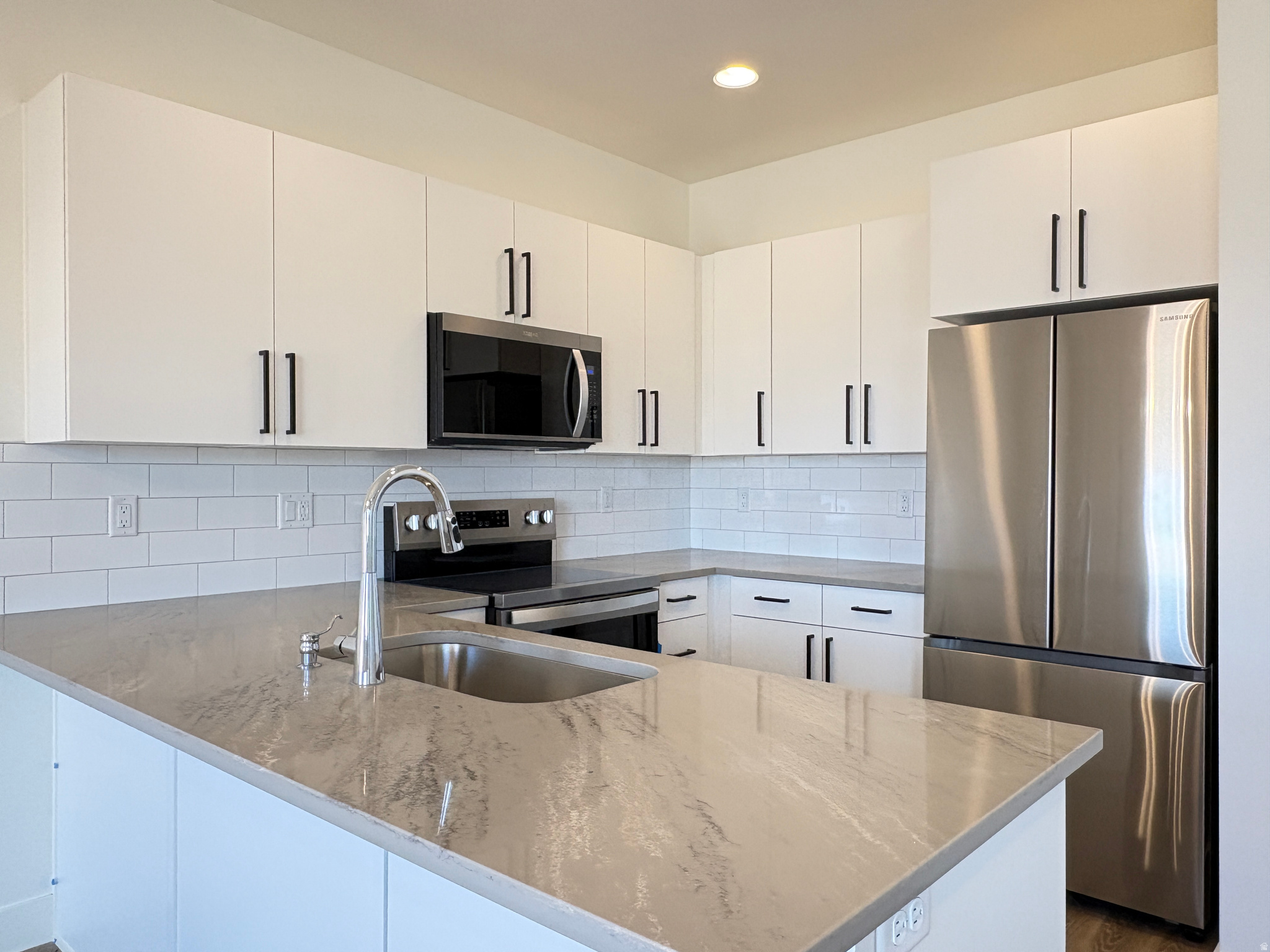 SALT GRASS - Residential