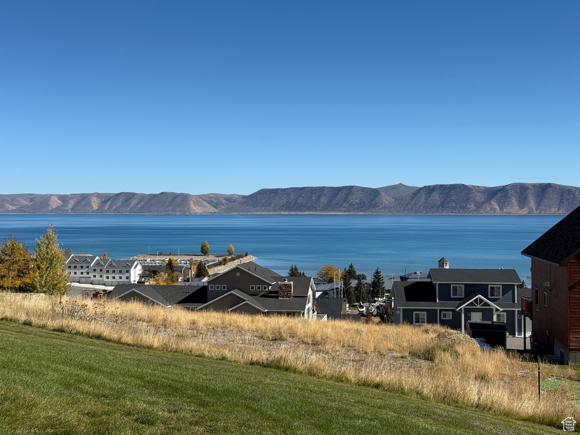 HARBOR VILLAGE - Residential