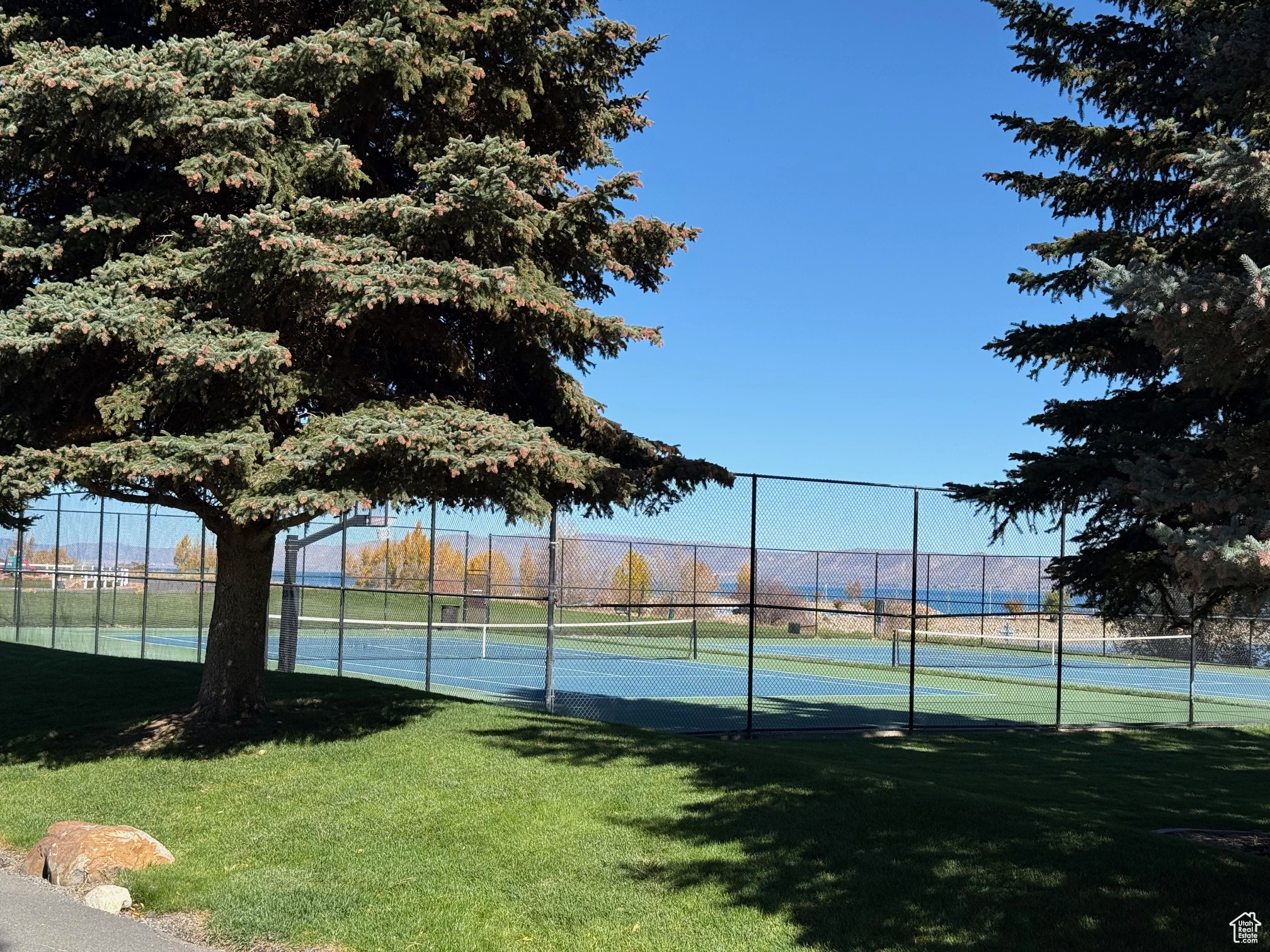 HARBOR VILLAGE - Residential