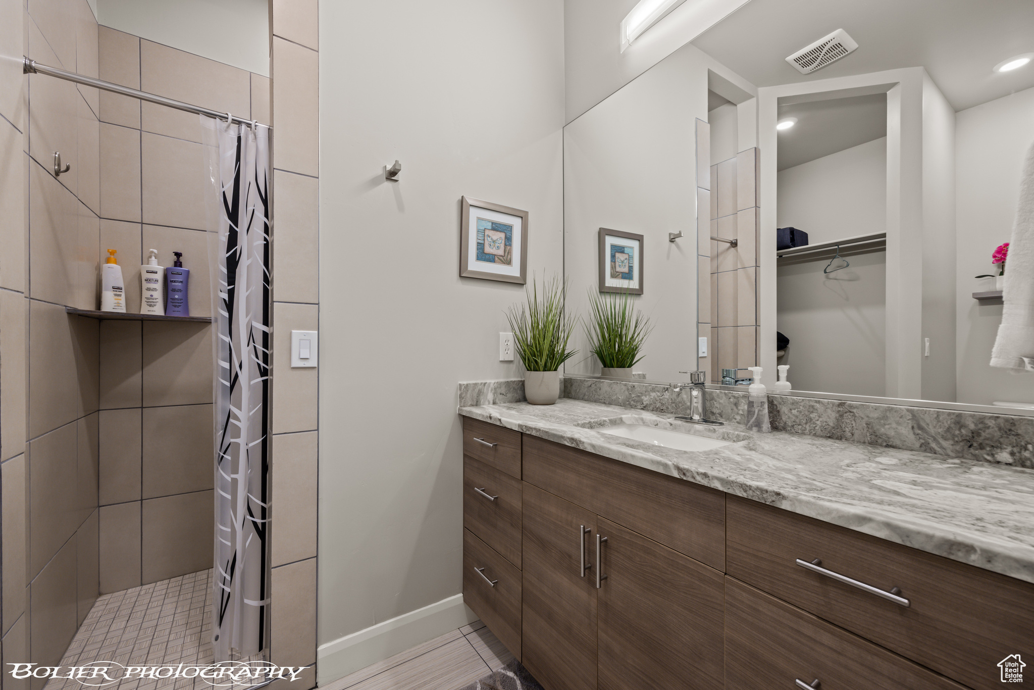 SOUTHGATE VIEWS - Residential