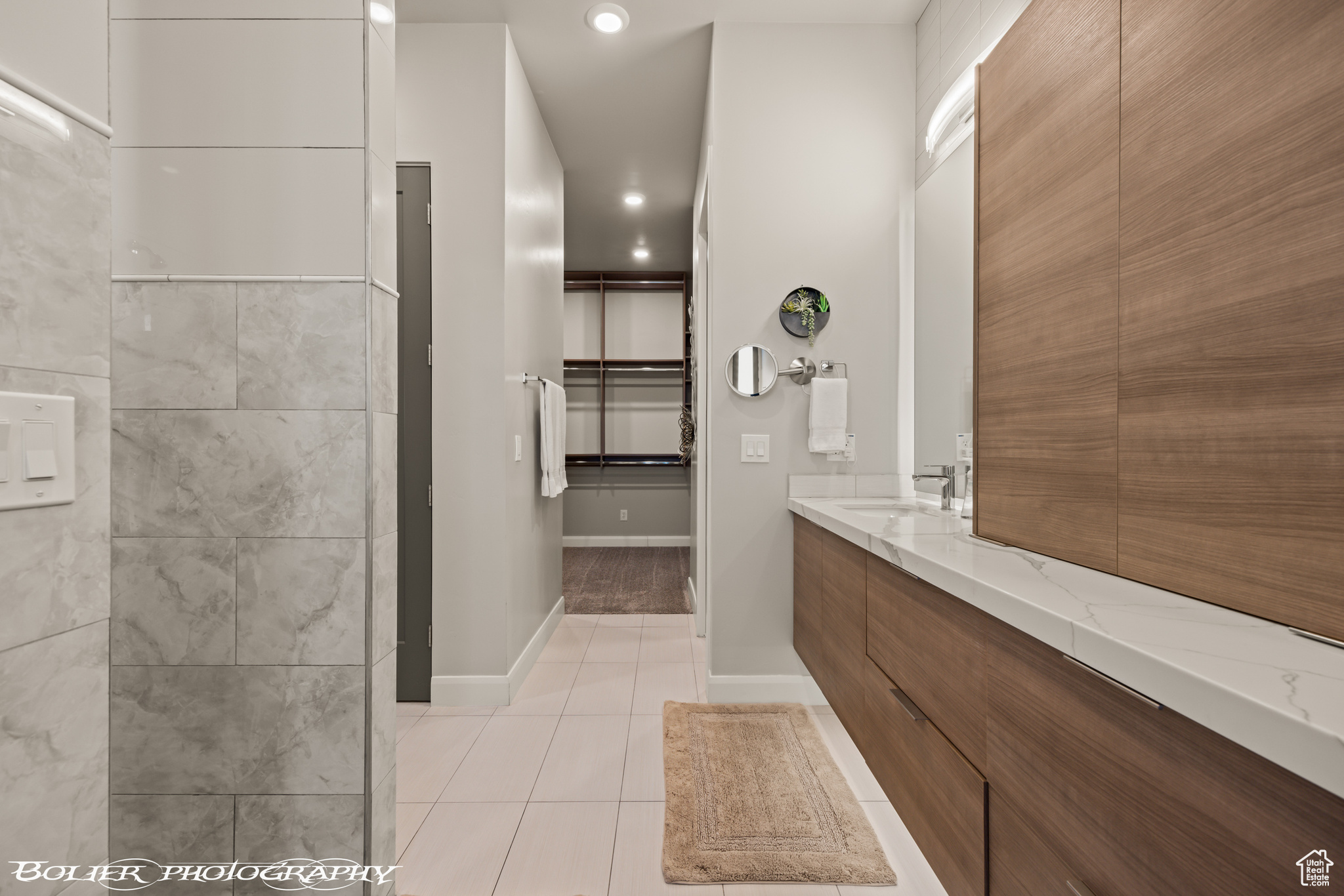 SOUTHGATE VIEWS - Residential