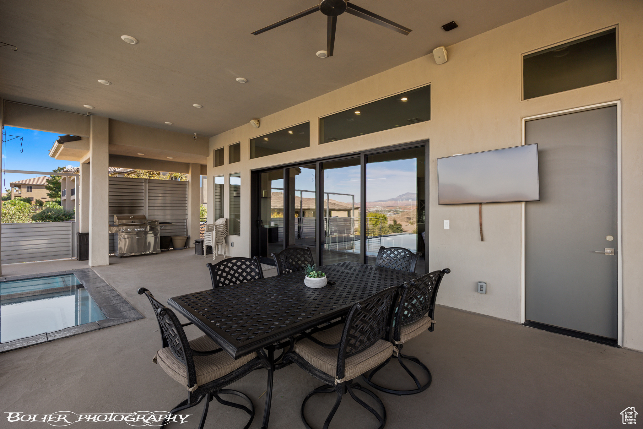 SOUTHGATE VIEWS - Residential