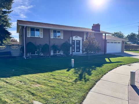 Tiny photo for 6918 S HARVEST CIR W, West Jordan, UT 84084 (MLS # 2120769)