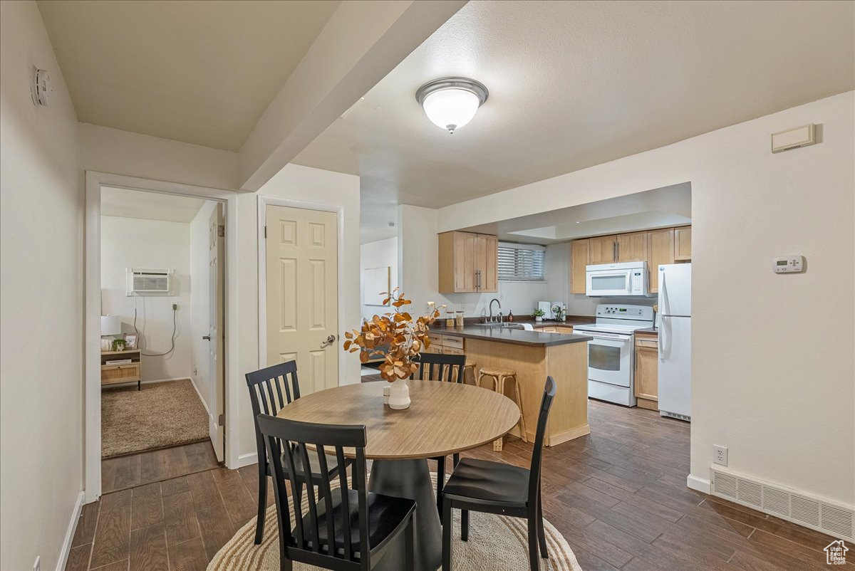 WOOD POINT CONDO - Residential