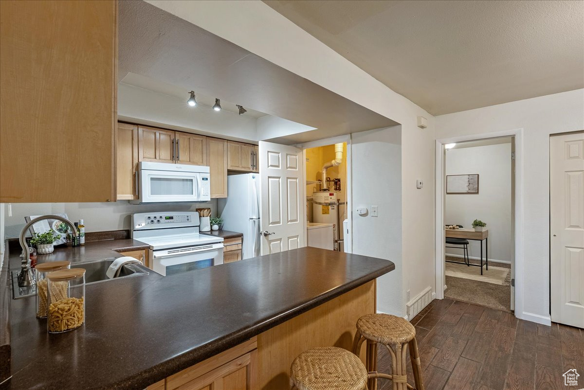 WOOD POINT CONDO - Residential