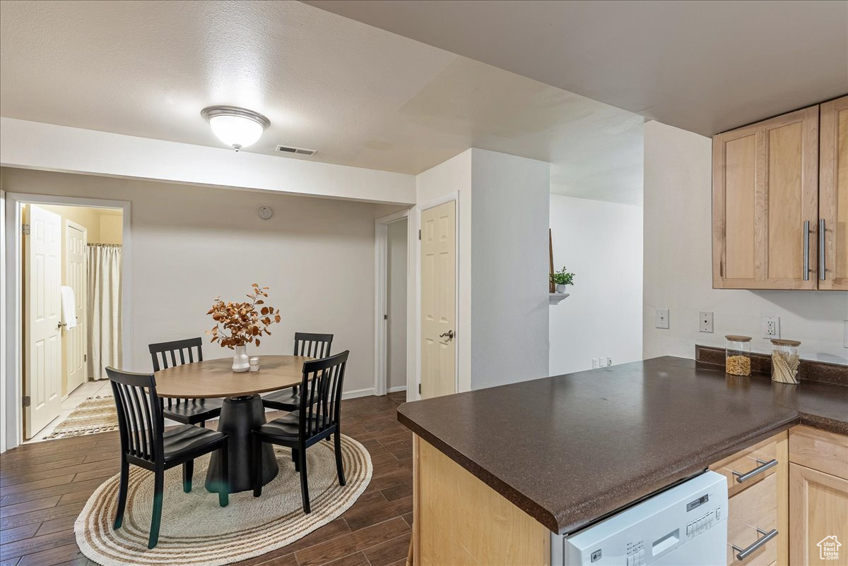 WOOD POINT CONDO - Residential