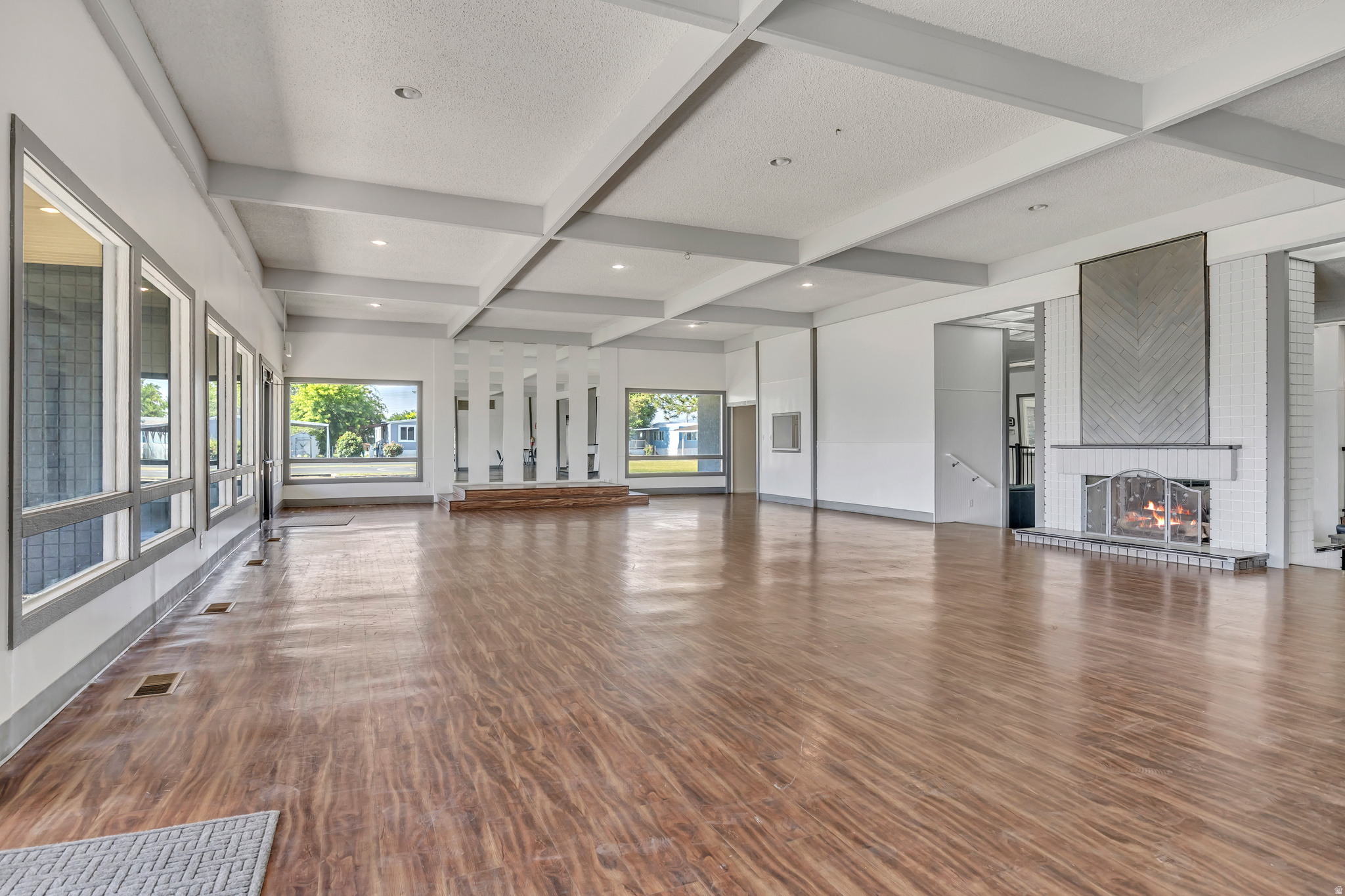 MOUNTAIN VIEW - Residential