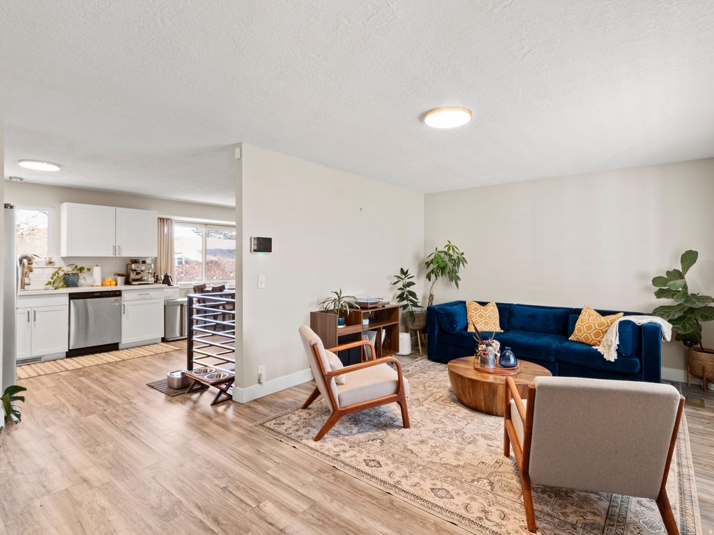 Photo of 5189 S ESPADRILLE DR, Taylorsville, UT 84129 (MLS # 2131040)