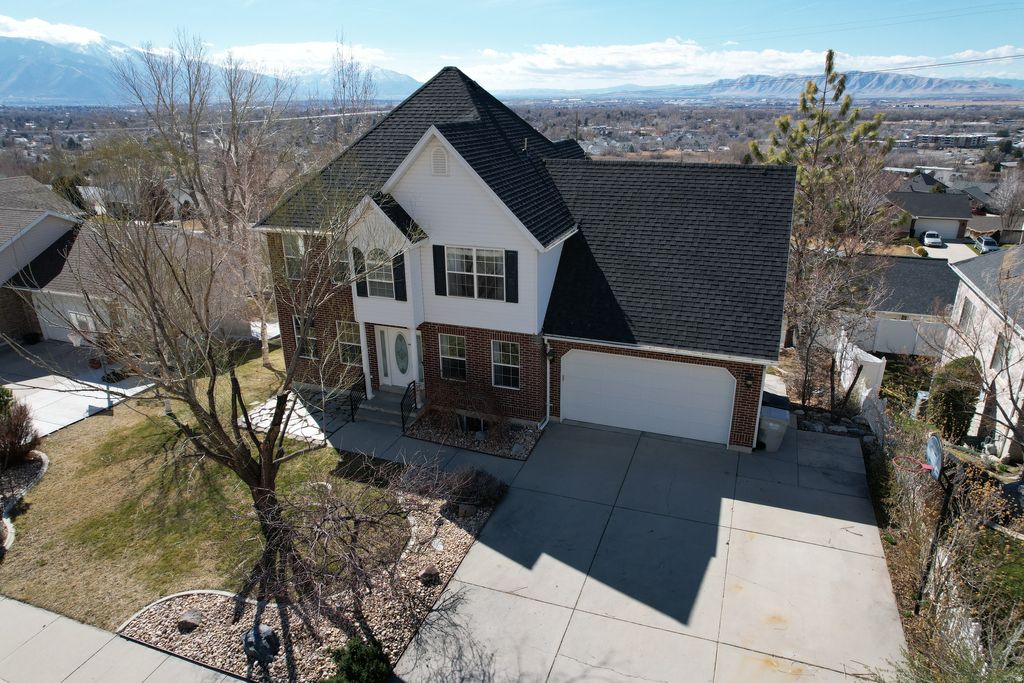 Photo of 1083 N 700 E, Springville, UT 84663 (MLS # 2139692)