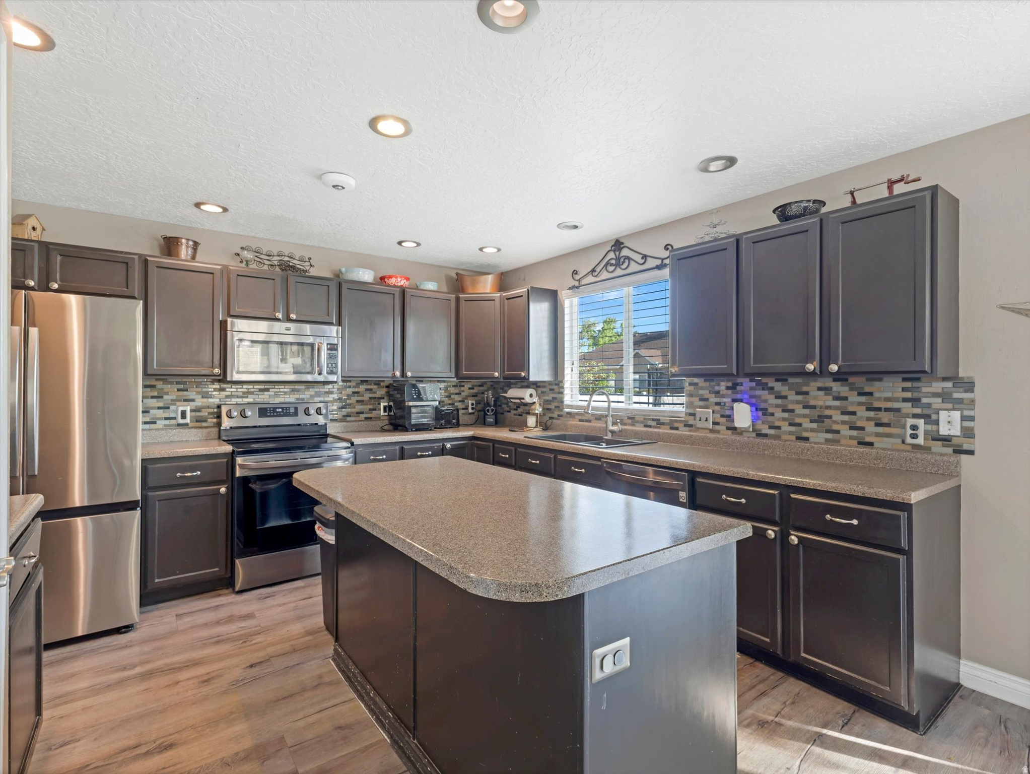 LAKESIDE SUB #3, STANSBURY PARK - Residential