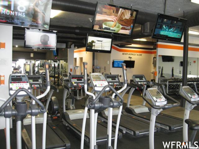 Salem, Utah 84653, United States, ,Commercial,Pending,76021