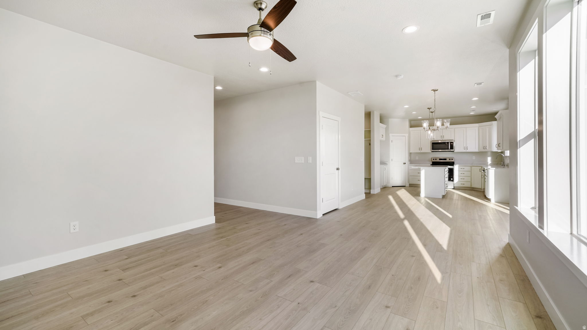 APPLE HOLLOW - Residential