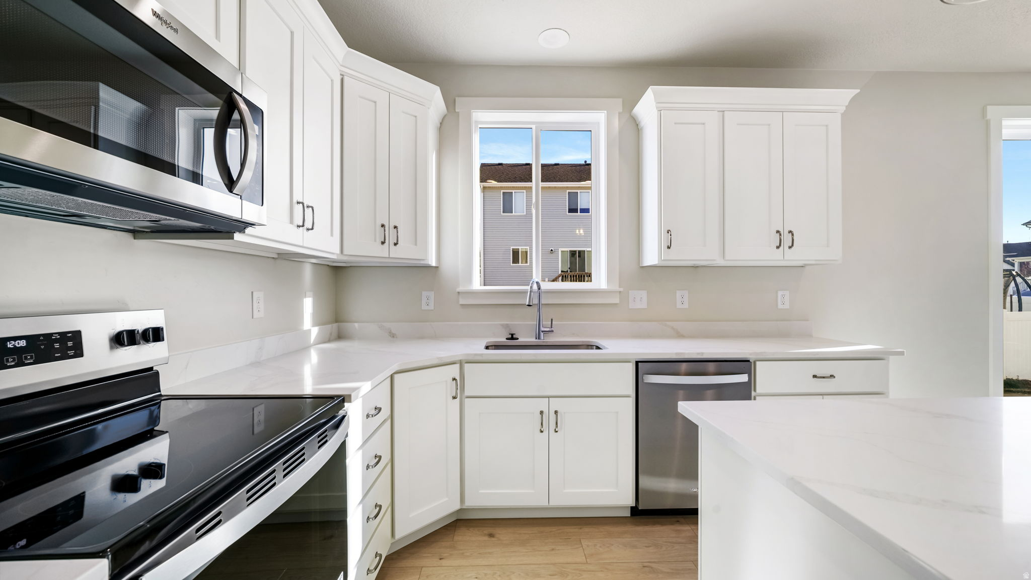 APPLE HOLLOW - Residential