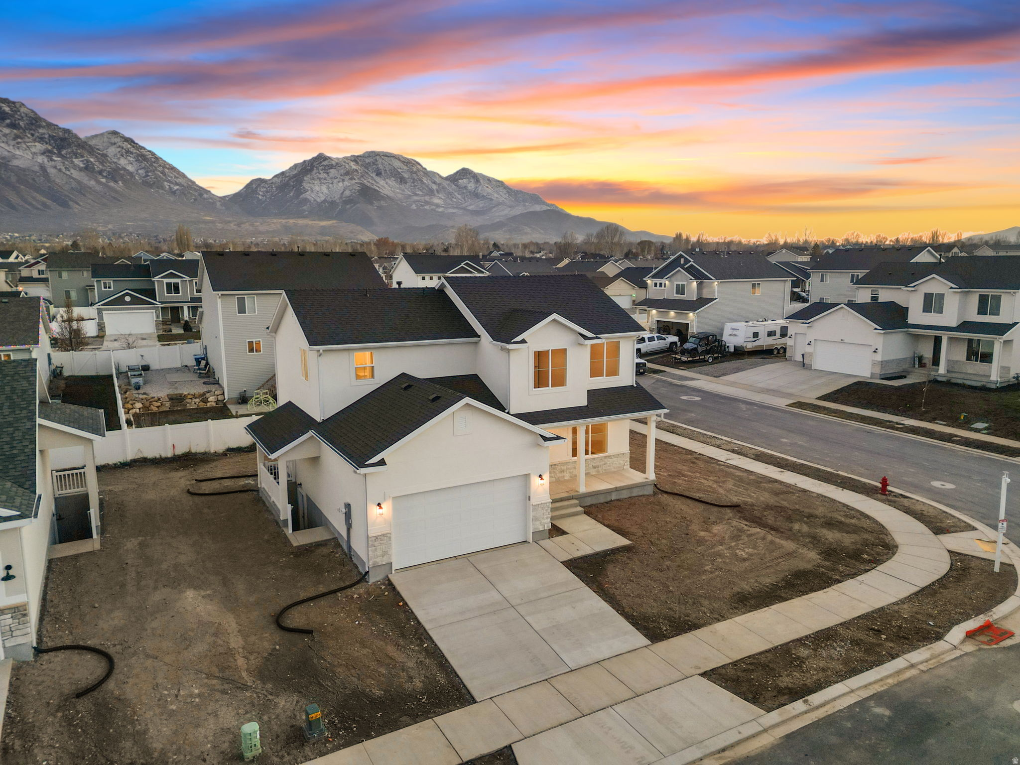 APPLE HOLLOW - Residential