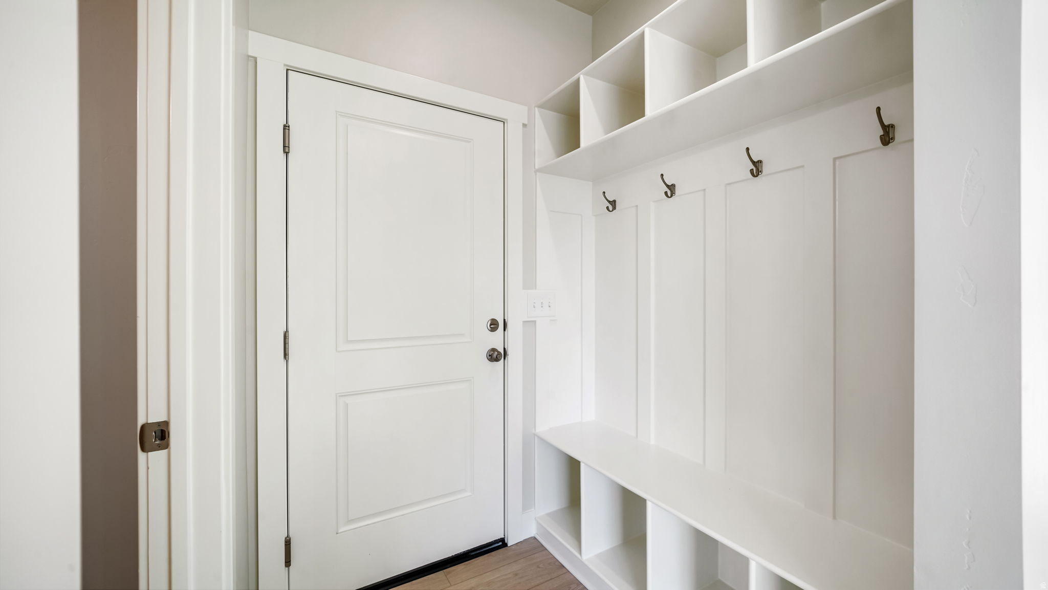 APPLE HOLLOW - Residential