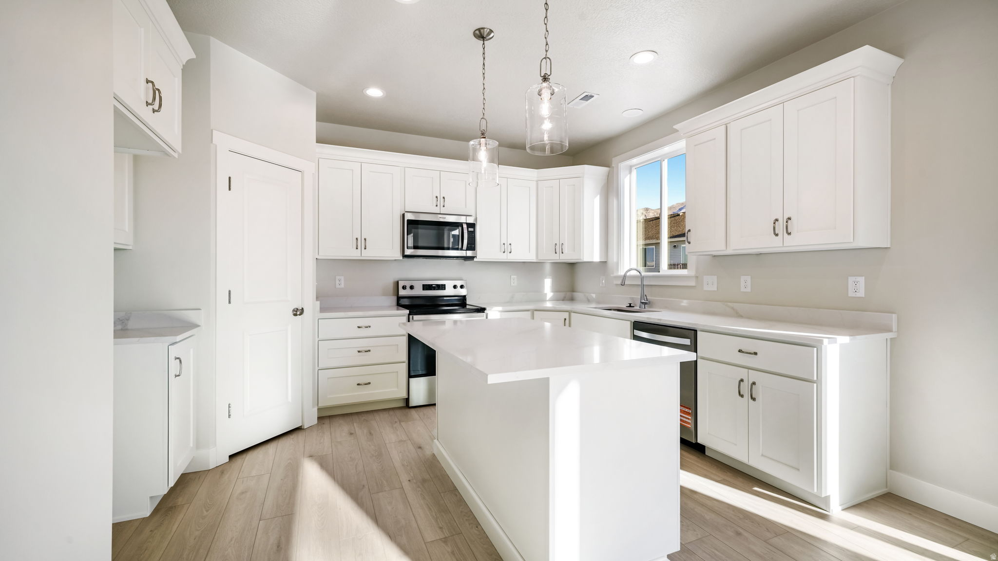 APPLE HOLLOW - Residential