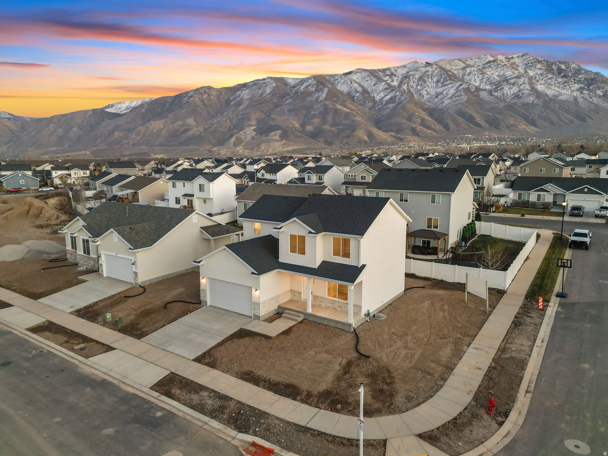 APPLE HOLLOW - Residential