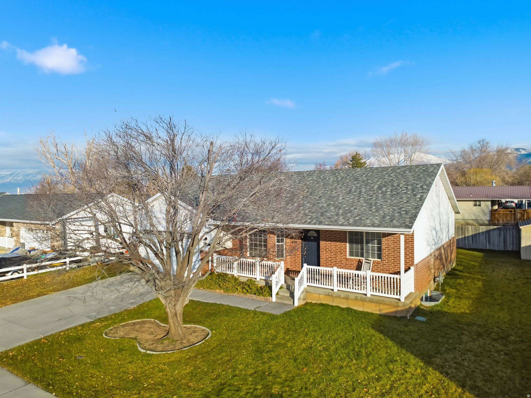 DIXON GROVE - Residential