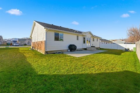 Tiny photo for 416 N 250 W, Payson, UT 84651 (MLS # 2126414)