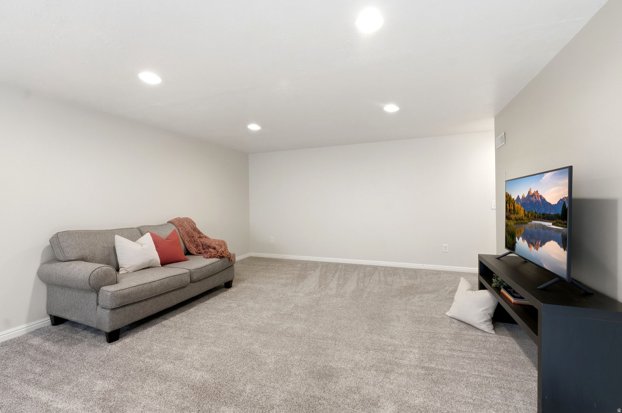 DIXON GROVE - Residential