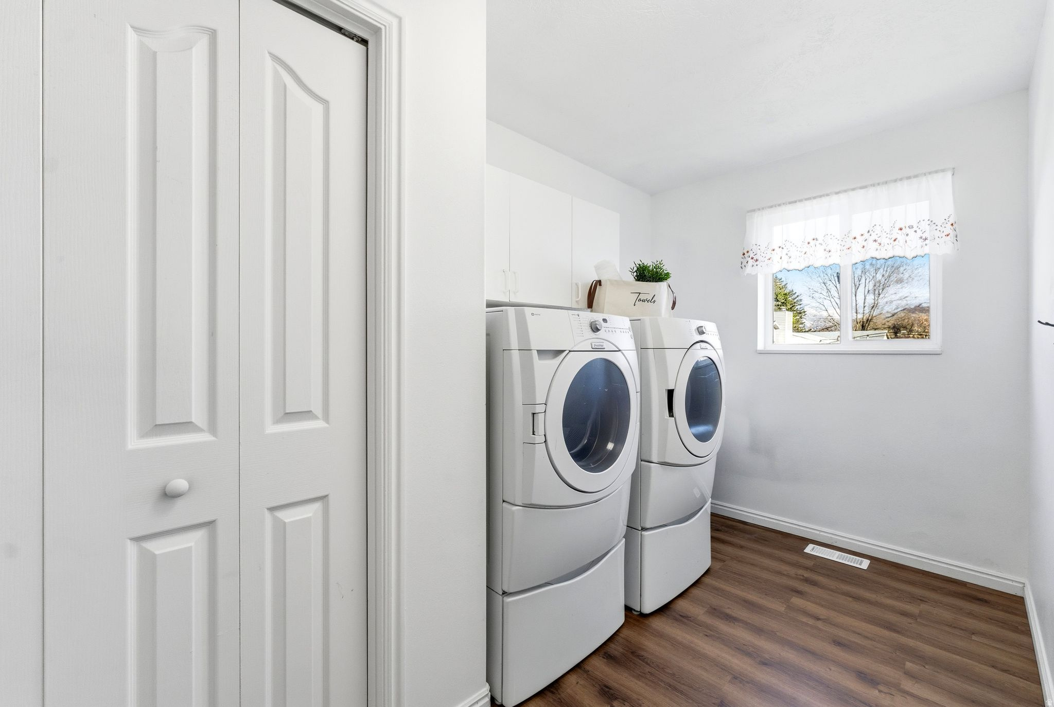 DIXON GROVE - Residential