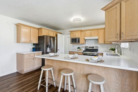 Tiny photo for 416 N 250 W, Payson, UT 84651 (MLS # 2126414)