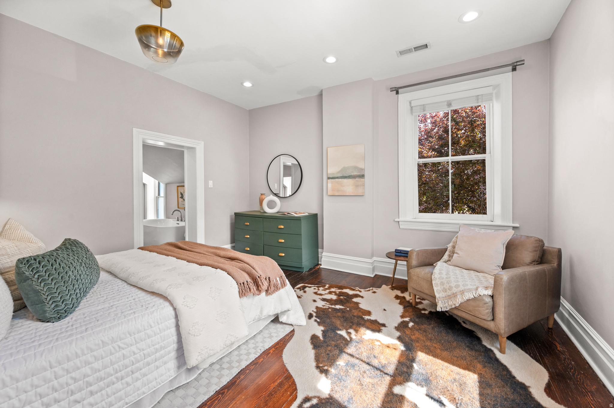 CAPITOL HILL - Residential