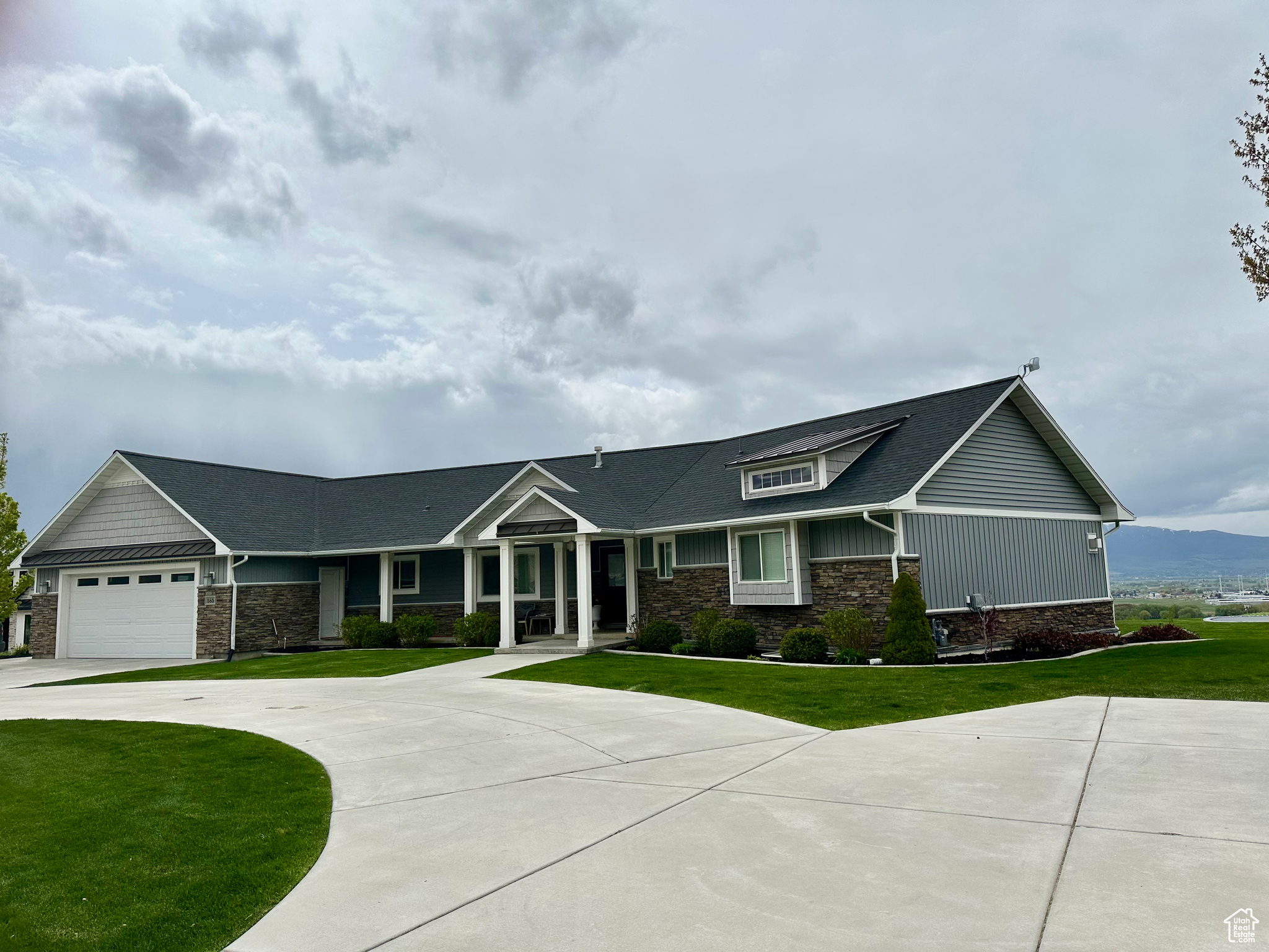 585 N 300, Millville, Utah image 4