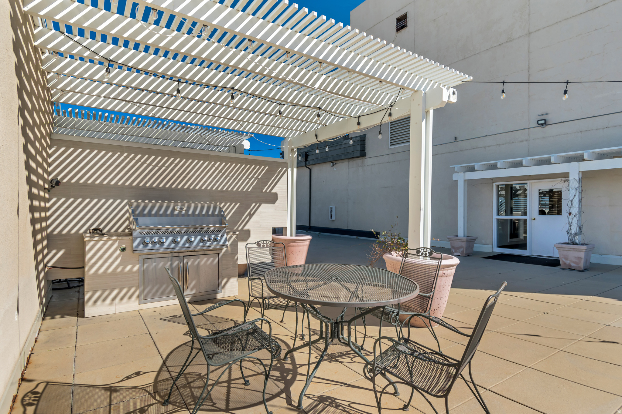 AMERICAN TOWERS - Residential