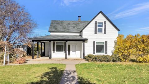 Photo of 565 E 100 S, Hyrum, UT 84319 (MLS # 2121137)