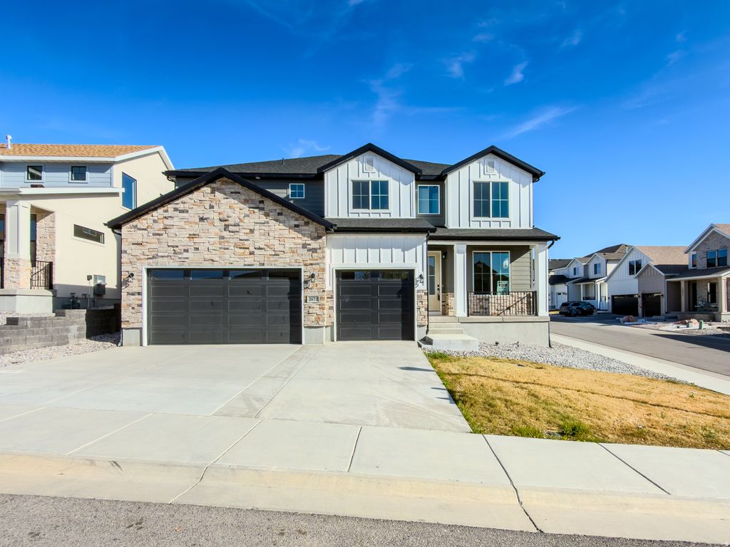 Photo of 3872 W SAND LAKE DR #1005, South Jordan, UT 84009 (MLS # 2149137)