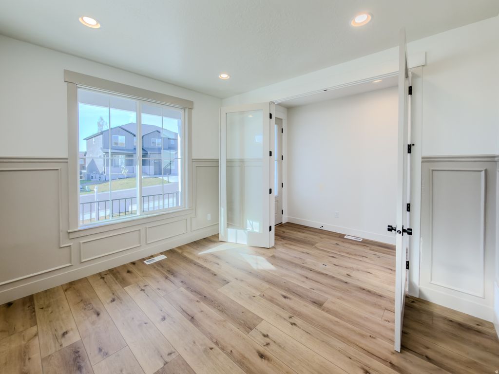 Photo of 3872 W SAND LAKE DR #1005, South Jordan, UT 84009 (MLS # 2149137)