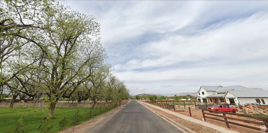 LET'S TALK ABOUT CREATIVE WAYS YOU CAN OBTAIN THIS BEAUTIFUL LOT!! This beautiful FLAT lot has HORSE PRIVILEGES and is just under 1 acre!  Located in Hurricane fields with close proximity to downtown and still in the fields for that country feel. Close proximity to Sand Hollow Reservoir, Quail Lake and a quick 30 min drive will have you at Zion National Park! This property is a must see! Seller has plans for the lot if interested!