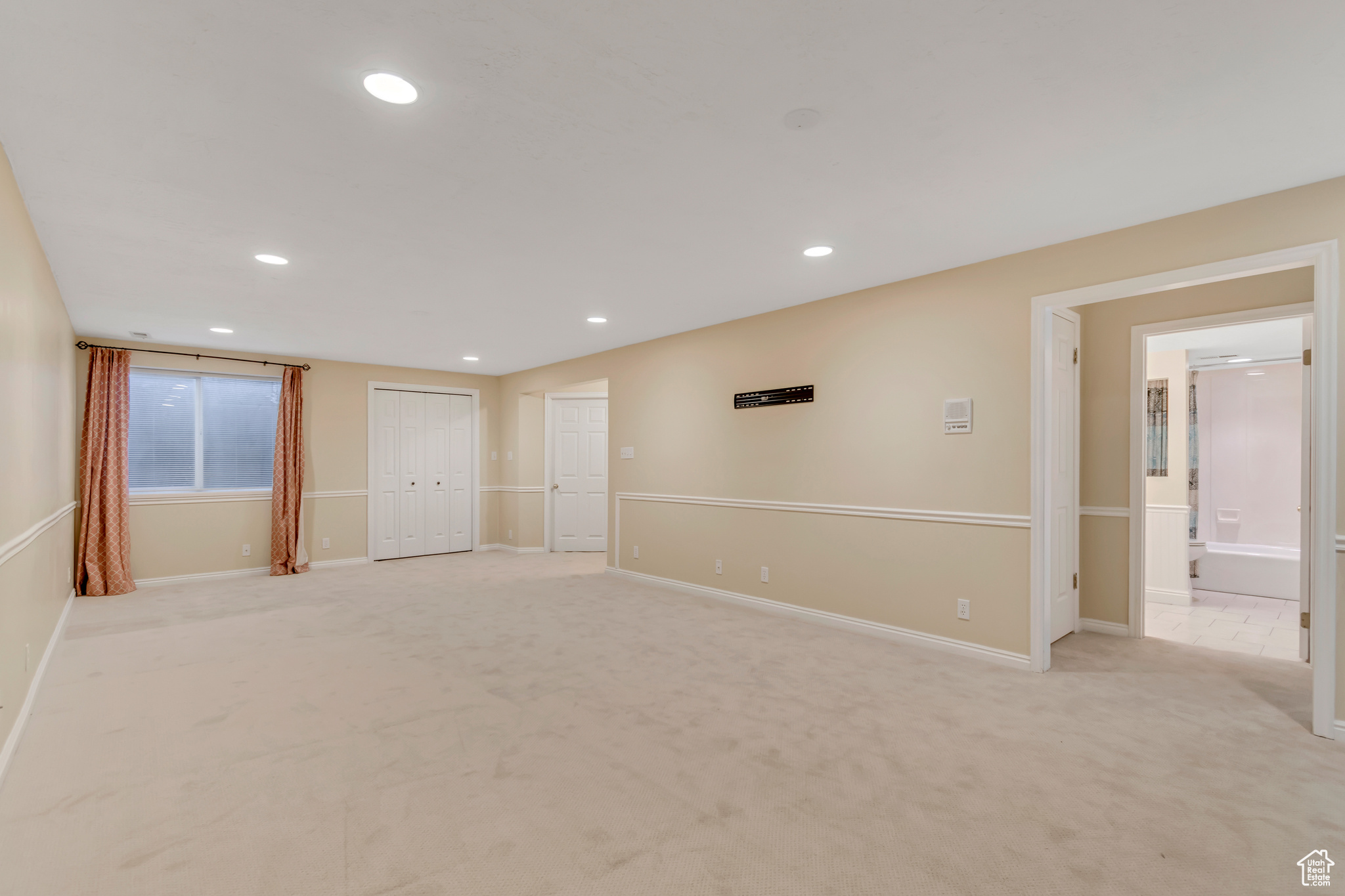 CORNERSTONE CONDO - Residential