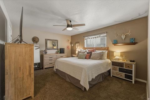 Tiny photo for 4521 W CARRIAGE LN N, Cedar Hills, UT 84062 (MLS # 2149002)